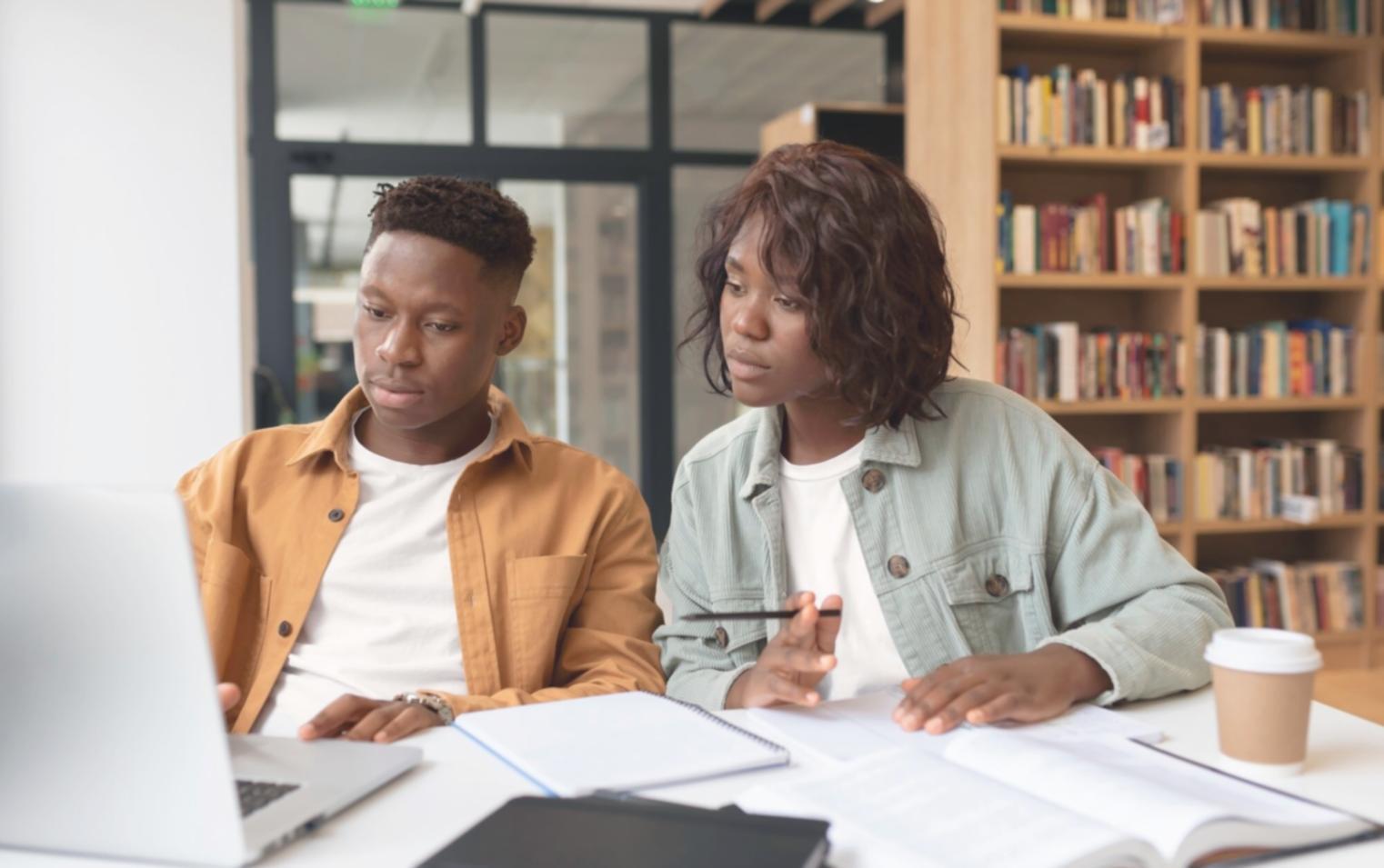 Strategische Finanzplanung und Dokumentenanalyse